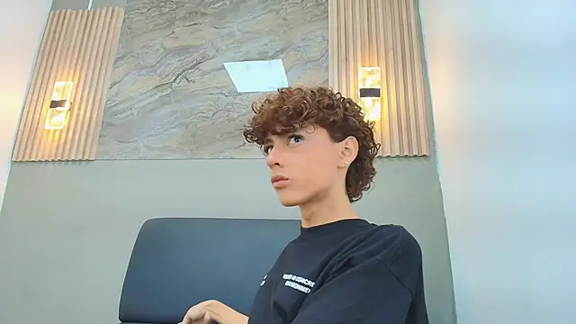 Snapshot of CRISS_ALLEN1 chatting on 02/09/26, 12:42 CRISS ALLEN1 online show from 02/09/26, 12:42