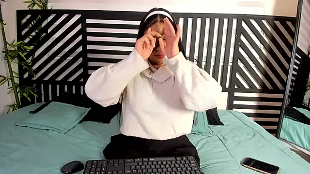 luna cute   online show from 01/07/26, 07:38