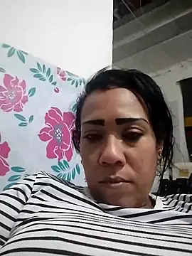 KarolWest  online show from 12/18/25, 01:00