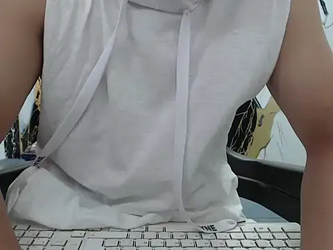 simonm667 online show from 05/16/26, 08:07