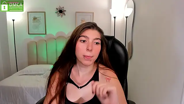 Snapshot of valeryn_darter chatting on 12/03/25, 08:40 valeryn darter online show from 12/03/25, 08:40