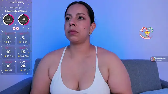 Snapshot of jimena_chic1 chatting on 06/21/26, 04:31 jimena chic1 online show from 06/21/26, 04:31
