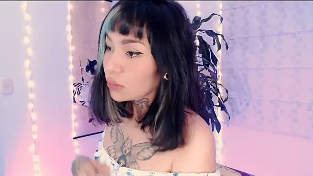 justmartina  online show from 03/26/26, 02:17