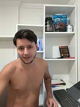 Snapshot of RicoValen chatting on 02/20/26, 01:13 RicoValen online show from 02/20/26, 01:13