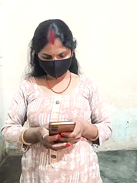 Pooja bhabhi00 online show from 12/17/25, 06:30