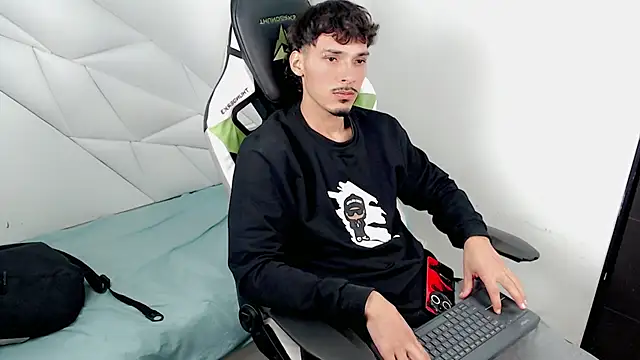 Yankeee  online show from 11/27/25, 05:09