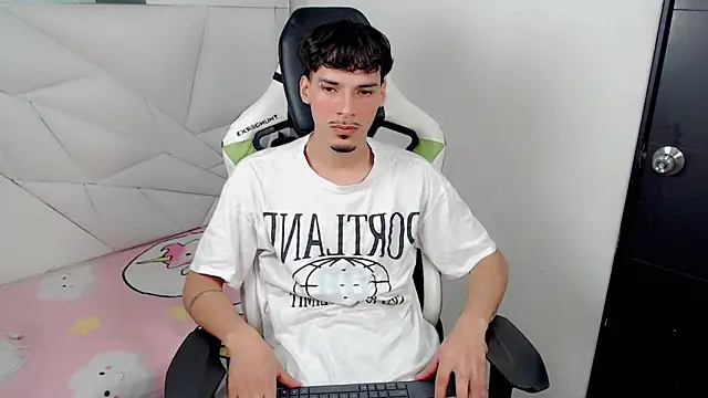 Yankeee  online show from 11/29/25, 03:53