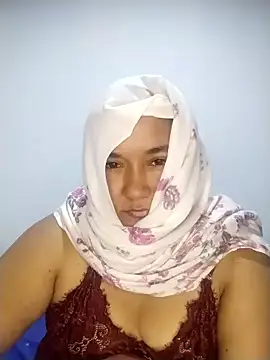 Snapshot of Fatima_Fabir chatting on 12/02/25, 03:12 Fatima Fabir online show from 12/02/25, 03:12