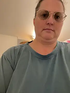 bea french curvy online show from 02/01/26, 08:40