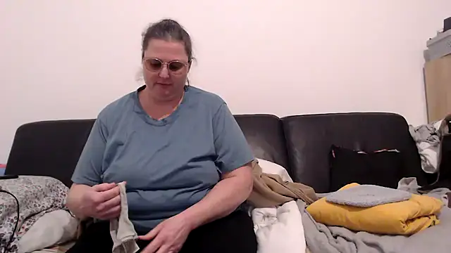 bea french curvy online show from 02/10/26, 09:19