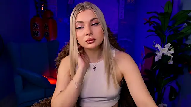 HyileyClark online show from 04/17/26, 09:23