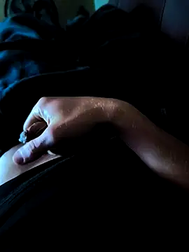 Snapshot of daniellDT chatting on 12/18/25, 01:00 daniellDT online show from 12/18/25, 01:00