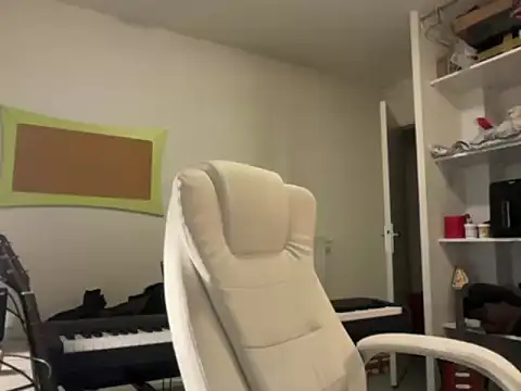 Snapshot of sam_in_transition chatting on 11/26/25, 01:23 sam in transition online show from 11/26/25, 01:23