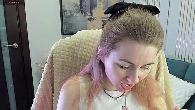 SofiAngela online show from 12/04/25, 01:04