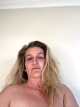 Snapshot of Skyme2713 chatting on 12/02/25, 06:52 Skyme2713 online show from 12/02/25, 06:52