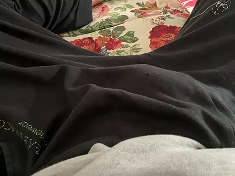 erdestruttor18 online show from 02/26/26, 07:51