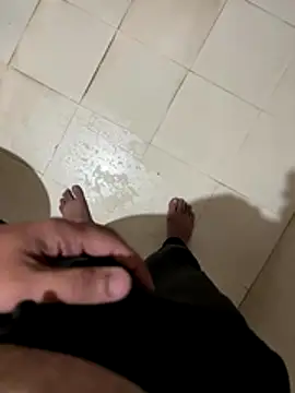 Snapshot of your_playboy_00 chatting on 11/27/25, 02:30 your playboy 00 online show from 11/27/25, 02:30