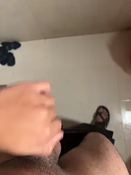 Snapshot of your_playboy_00 chatting on 12/14/25, 05:57 your playboy 00 online show from 12/14/25, 05:57