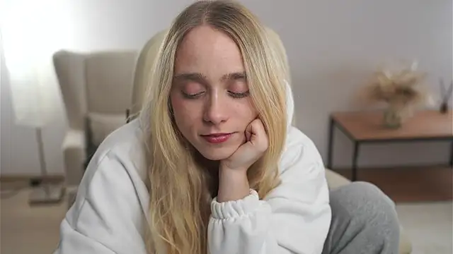 SharleneTaymon online show from 11/28/25, 07:55