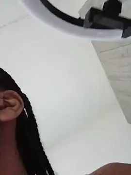 MsParisSmith online show from 12/16/25, 07:41