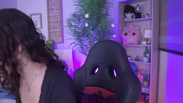 Snapshot of dakotaa_01 chatting on 12/22/25, 03:42 dakotaa 01 online show from 12/22/25, 03:42