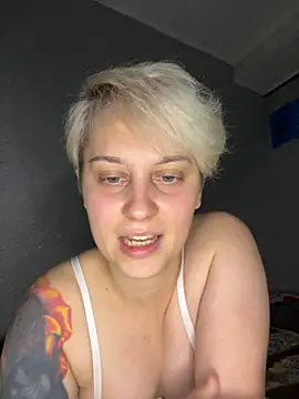 Snapshot of Tattooed_slapq chatting on 11/28/25, 10:23 Tattooed slapq online show from 11/28/25, 10:23