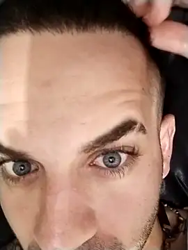 Snapshot of hazarcannn chatting on 11/27/25, 08:55 hazarcannn online show from 11/27/25, 08:55