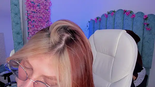 Ash 20  online show from 12/05/25, 02:03