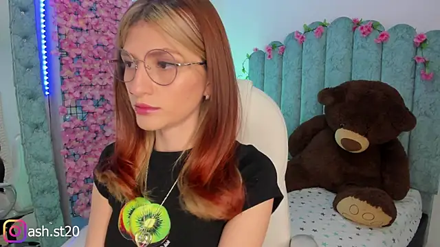 Ash 20  online show from 12/19/25, 03:19