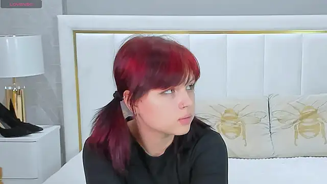 HANNA BELL online show from 12/02/25, 11:45