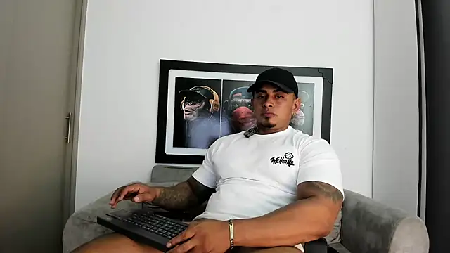 Maxkarther online show from 12/17/25, 08:04