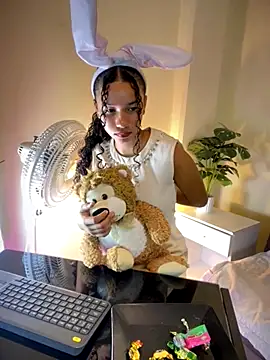 Snapshot of ZoeyFierce chatting on 11/29/25, 02:42 ZoeyFierce online show from 11/29/25, 02:42