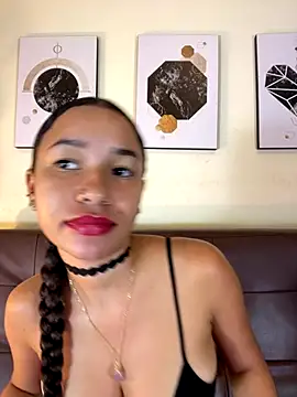 Snapshot of ZoeyFierce chatting on 12/01/25, 01:05 ZoeyFierce online show from 12/01/25, 01:05