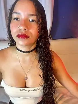 Snapshot of ZoeyFierce chatting on 12/04/25, 02:04 ZoeyFierce online show from 12/04/25, 02:04