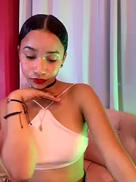 Snapshot of ZoeyFierce chatting on 12/15/25, 07:40 ZoeyFierce online show from 12/15/25, 07:40