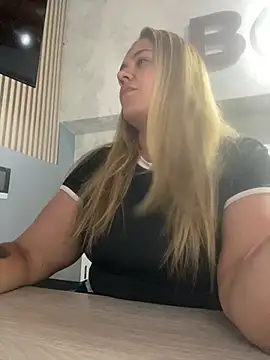 Snapshot of LoreinnFox chatting on 03/29/26, 07:36 LoreinnFox online show from 03/29/26, 07:36