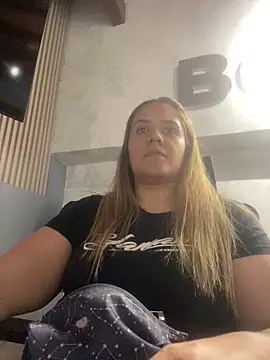 Snapshot of LoreinnFox chatting on 04/04/26, 10:07 LoreinnFox online show from 04/04/26, 10:07