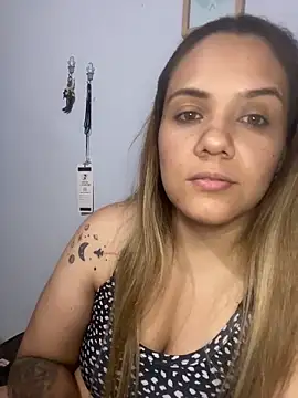 LoreinnFox online show from 04/19/26, 05:18