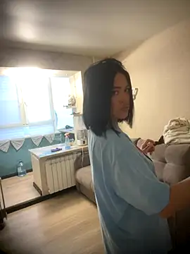 Suzanna25 online show from 11/27/25, 11:23