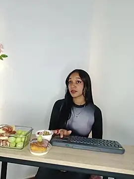 Snapshot of coraline_vera chatting on 11/27/25, 07:38 coraline vera online show from 11/27/25, 07:38