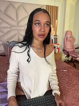 coraline vera online show from 04/15/26, 07:43