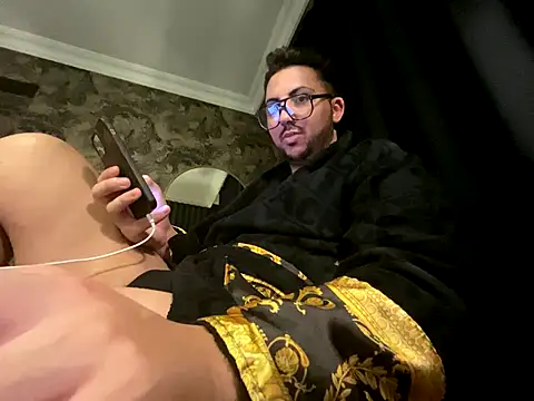 Snapshot of mcylzsd chatting on 11/29/25, 10:35 mcylzsd online show from 11/29/25, 10:35