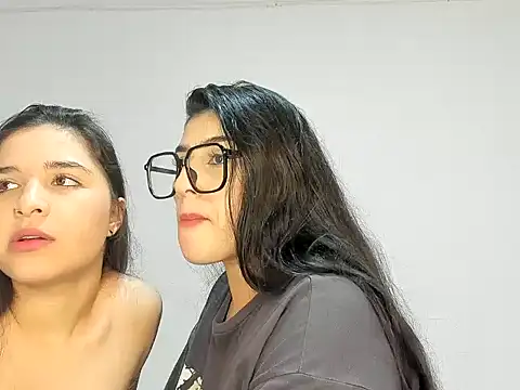 Snapshot of ROUS_SWEET_ chatting on 11/28/25, 03:20 ROUS SWEET online show from 11/28/25, 03:20