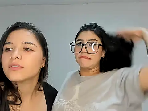 Snapshot of ROUS_SWEET_ chatting on 11/29/25, 03:42 ROUS SWEET online show from 11/29/25, 03:42