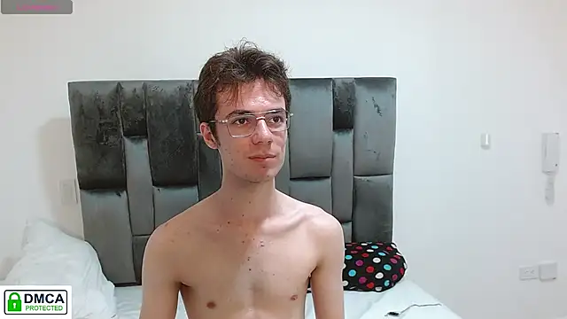 Snapshot of SaccharineSin chatting on 11/28/25, 01:41 SaccharineSin online show from 11/28/25, 01:41