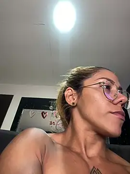 Snapshot of sexymusclegoddess chatting on 05/16/26, 02:19 sexymusclegoddess online show from 05/16/26, 02:19