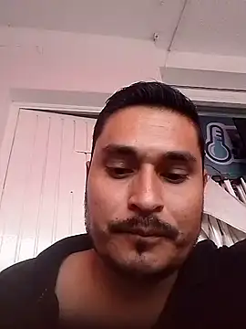 Snapshot of cristian112090 chatting on 07/18/26, 12:04 cristian112090 online show from 07/18/26, 12:04
