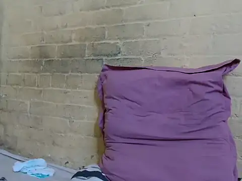 Snapshot of Arialsirean chatting on 12/03/25, 04:53 Arialsirean online show from 12/03/25, 04:53