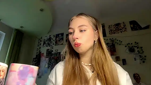 Snapshot of AmandaVyhnal chatting on 11/28/25, 11:35 AmandaVyhnal online show from 11/28/25, 11:35