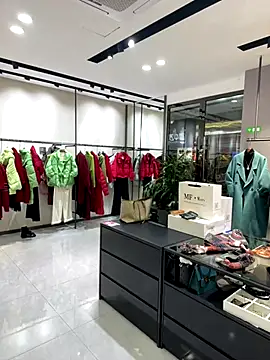 Snapshot of ttkk38970 chatting on 12/18/25, 10:43 ttkk38970 online show from 12/18/25, 10:43